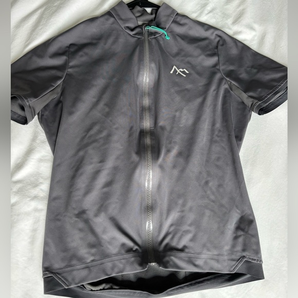 7Mesh | SIZE SMALL WOMEN Fitted Cycling Bike Jersey - Picture 1 of 4